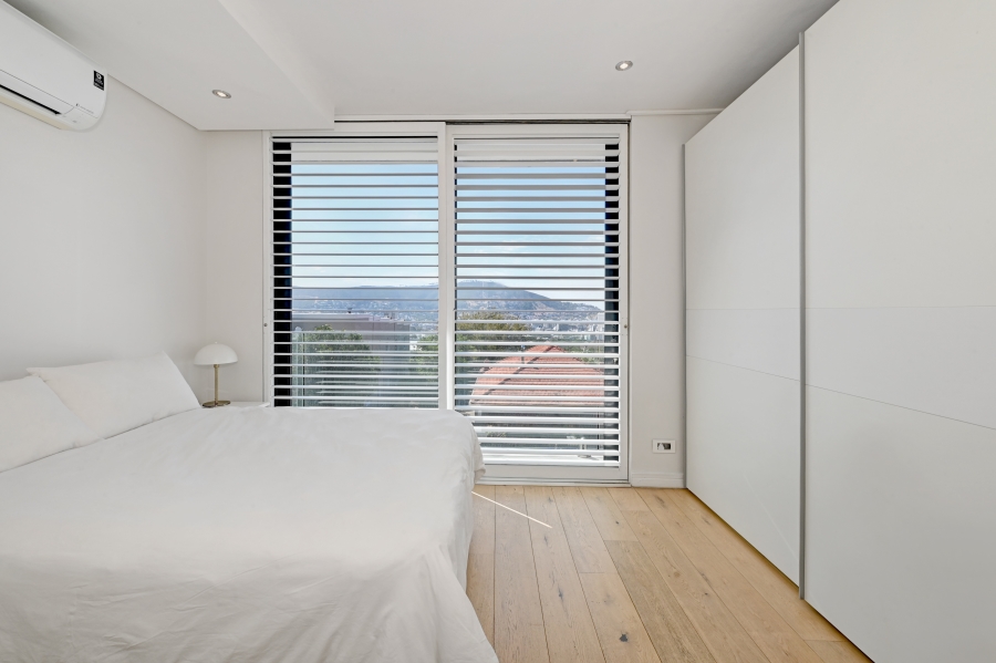 2 Bedroom Property for Sale in Vredehoek Western Cape